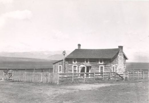 1735